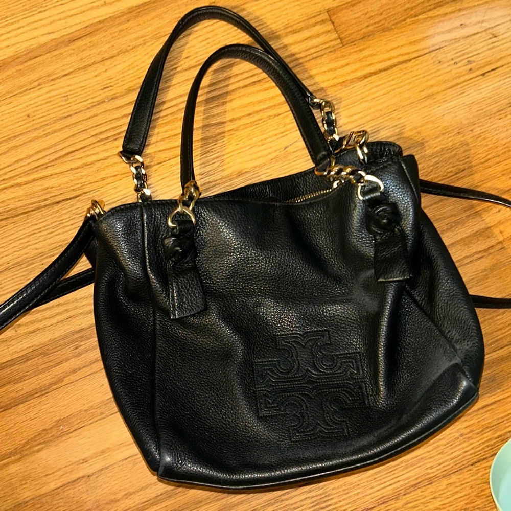 TORY BURCH like new medium size crossbody